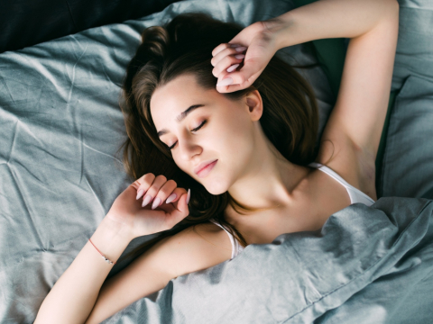 Κοιμάσαι μετά τα μεσάνυχτα; Η επιστήμη εξηγεί γιατί πρέπει να αλλάξεις αυτή τη συνήθεια