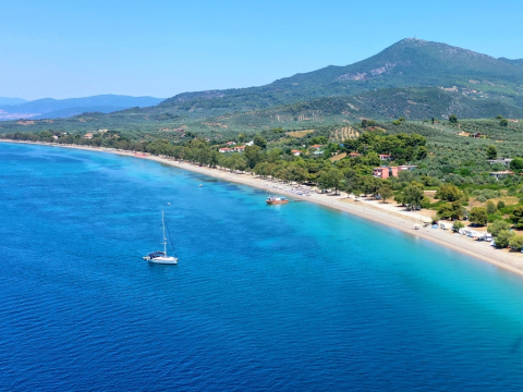 Η «στοιχειωμένη» παραλία στην Εύβοια και ο θρύλος με τους νεκρούς που βγαίνουν από τη θάλασσα