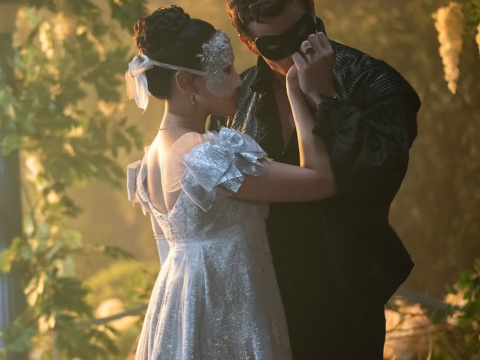 Bridgerton: Η τέταρτη σεζόν κυκλοφόρησε στο Netflix και καταπιάνεται με ένα βαθιά ριζωμένο ταμπού