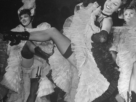 Χορεύτριες Κανκάν στην παράσταση "Merry Widow" του Broadway, 1943