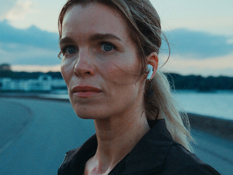 Secrets We Keep: Η σειρά του Netflix δεν είναι ένα ακόμη whodunnit, αλλά μια επίκαιρη υπενθύμιση της σκοτεινής εφηβείας