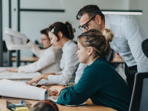 Οι αυξήσεις που αναμένουν να δουν οι εργαζόμενοι του ιδιωτικού τομέα μέχρι τα τέλη Ιανουαρίου