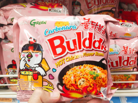 Η Βασίλισσα των νουντλς: Τα Buldak Ramen την έκαναν δισεκατομμυριούχο