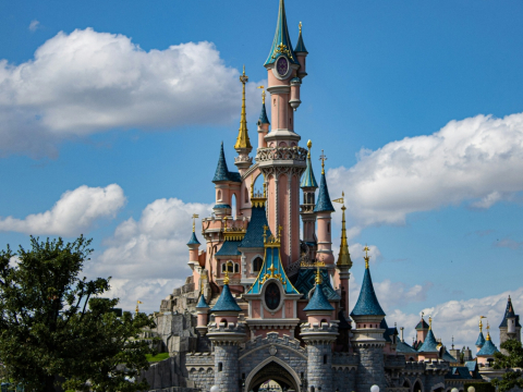 Disneyland Paris: Βρετανός επιχείρησε ψεύτικο «γάμο» με 9χρονη μπροστά σε εκατοντάδες καλεσμένους