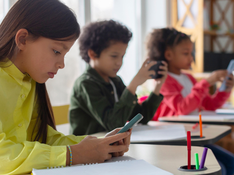 KidsRights: Κρίση ψυχικής υγείας στα παιδιά λόγω των social media