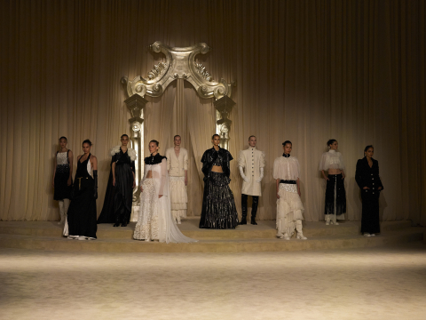 Chanel Haute Couture Φθινόπωρο-Χειμώνας 2025/26- Ο οίκος «επιστρέφει» στην οδό Combon 31, εκεί που ξεκίνησαν όλα