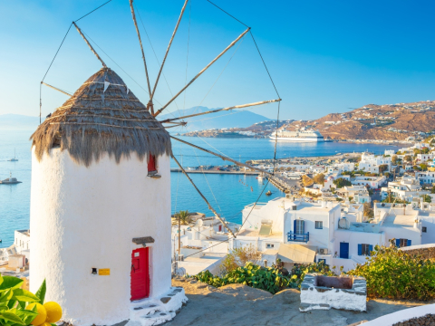 Η Ελλάδα ανακηρύχθηκε ο καλύτερος ευρωπαϊκός προορισμός για το 2025, σύμφωνα με την Telegraph 
