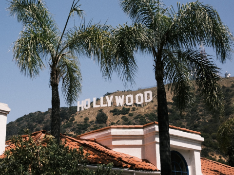 Η επιγραφή Hollywood δεν θα υπήρχε σήμερα, αν δεν ήταν ο Άλις Κούπερ