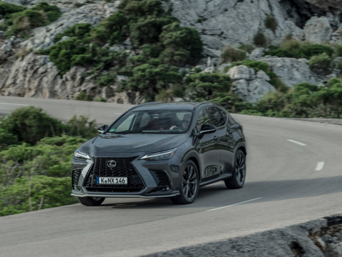 Lexus NX 450h+: Η τέχνη της ιαπωνικής τελειότητας σε ακολουθεί σε κάθε διαδρομή