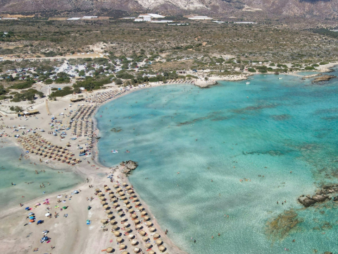 Οι δύο ελληνικές παραλίες που προτείνει το Tripadvisor για φέτος το καλοκαίρι