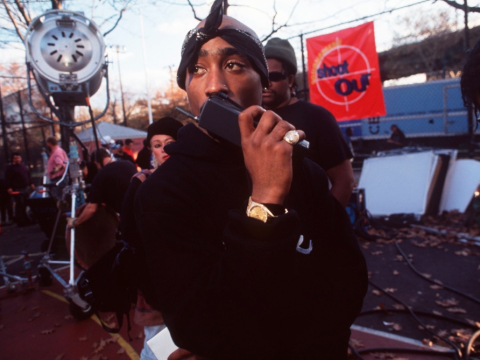 «Τρία άλμπουμ με αντάλλαγμα την αποφυλάκισή σου» - Πώς ο Tupac δημιούργησε το πιο εμπορικό άλμπουμ στην καριέρα του