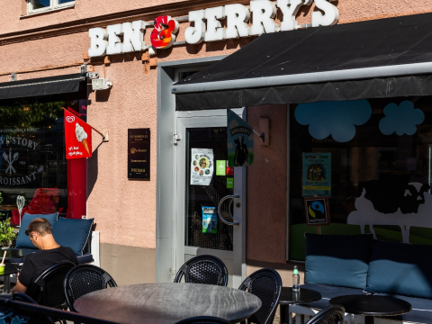 Ben & Jerry's: Η αυτοκρατορία του παγωτού που ξεκίνησε από ένα παλιό βενζινάδικο
