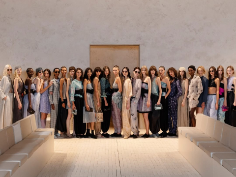 Emporio Armani: Η πρώτη επίδειξη μετά τον θάνατο του ιδρυτή της ήταν ένα συγκινητικό «αντίο» στο βασιλιά Τζόρτζιο