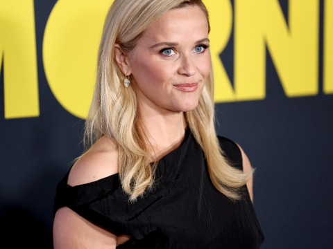 Η Ρις Γουίδερσπουν μιλά για την επιλόχειο κατάθλιψη που πέρασε 26 χρόνια πριν: “Για έξι μήνες έκλαιγα συνεχώς”