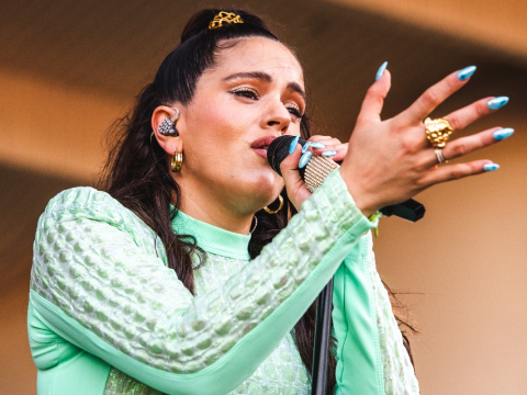 Η Rosalía κάνει την όπερα ξανά κουλ με το νέο της τραγούδι «Berghain»