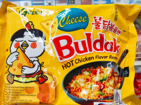 Viral, spicy και κερδοφόρα: Το success story των ramen noodles της Buldak