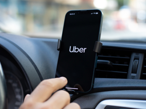 Η Uber φέρνει στην Ελλάδα ταξί για κατοικίδια