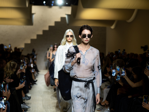 H απρόσμενη κίνηση «ματ» της Emporio Armani – Η απόφαση να μην εμφανίζεται στις Εβδομάδες Ανδρικής Μόδας