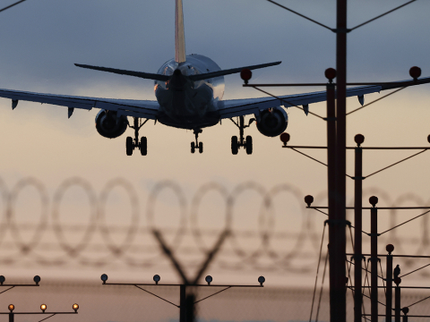 Ακυρώνονται εκατοντάδες πτήσεις στις ΗΠΑ λόγω περικοπών πτήσεων 