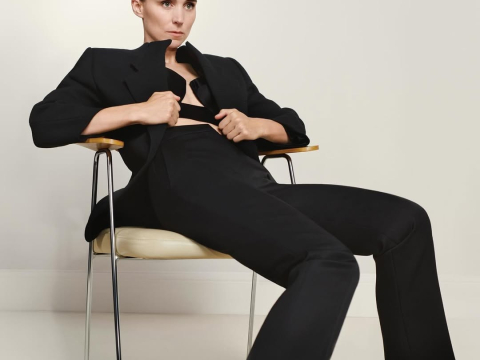 Η Σάρα Μπάρτον παρουσιάζει την ανδρική καμπάνια της για τον οίκο Givenchy με πρωταγωνιστές τους Πολ Σάιμον και Ρούνι Μάρα