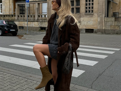 Το cozy μίνι φόρεμα από τα H&M που θα φορέσεις με ψηλές μπότες και με μπαλαρίνες – Κοστίζει κάτω από 30 ευρώ