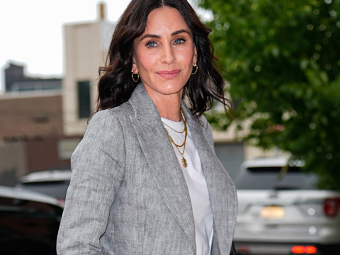 Κόρτνεϊ Κοξ: Σκηνοθετεί το ψυχολογικό θρίλερ «Evil Genius» με Πατρίσια Αρκέτ και Ντέιβιντ 