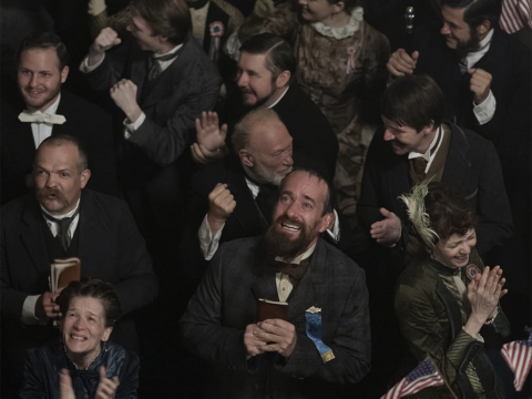 "Death by Lightning": H άνοδος και το βάναυσο τέλος του Τζέιμς Γκάρφιλντ τώρα στο Netflix