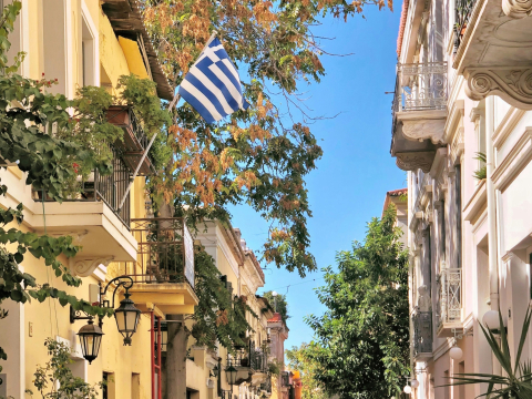 Παράνομες καταχωρίσεις από ενοικιαστές: Ελέγχονται πραγματικά τα ακίνητα στην Airbnb;