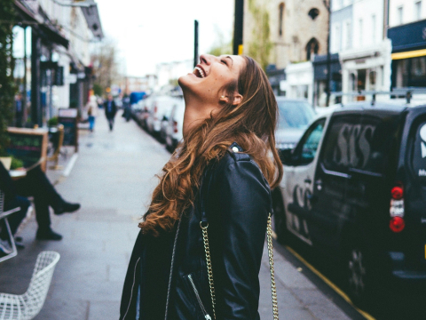 Μπορείς να καταλάβεις πόσο συναισθηματικά ευφυής είναι κάποιος μόνο από το γέλιο του, σύμφωνα με τη NASA