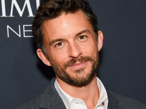 Τζόναθαν Μπέιλι: Ανακηρύχθηκε ο πιο σέξι άνδρας για το 2025 από το περιοδικό People