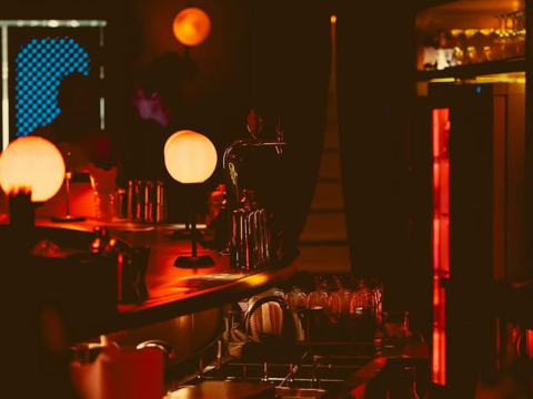 Maggie Cassidy, bar athens