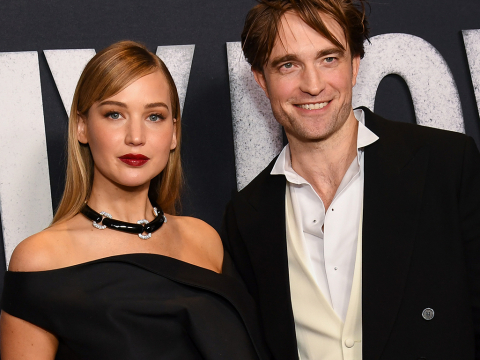 Η Τζένιφερ Λόρενς αποκαλύπτει ποια Καρντάσιαν την «τρελαίνει» και ο Ρόμπερτ Πάττινσον «θέλει να ξαναπαίξει έναν 17χρονο» 