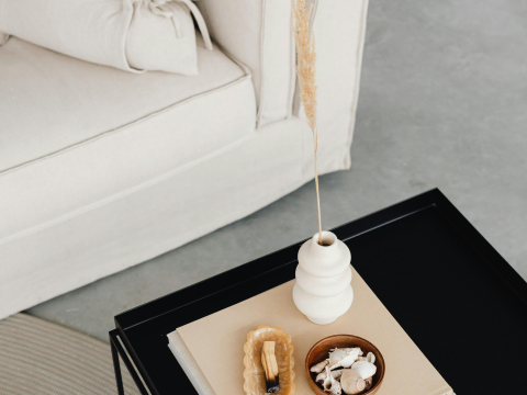 «From Louis to Vuitton»: Ένα νέο coffee table book κάνει «βουτιά» στα 150 χρόνια ιστορίας του οίκου