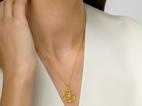 Βρήκαμε το κόσμημα που θα σε συνοδεύει όλο το 2026: Το Γούρι ΖΟΕ του Οίκου ZOLOTAS, σύμβολο τύχης και κομψότητας που ταιριάζει σε κάθε στιγμή