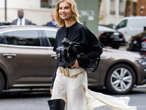 Το «αόρατο» αξεσουάρ που απογειώνει κάθε outfit (και έχεις ήδη στη ντουλάπα σου) γίνεται και πάλι statement