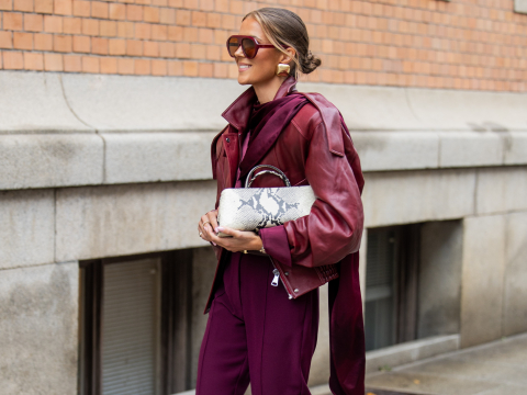 Ξέχνα το βουργουνδί: Αυτό είναι το χρώμα που δίνει στη μελαγχολία του χειμώνα αριστοκρατικό αέρα