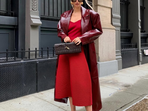 κόκκινα νύχια με γκλίτερ