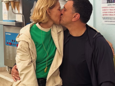 Τζένη Μπαλατσινού: Αποχαιρετά το 2025 με 20 αγαπημένες φωτογραφίες με την οικογένειά της