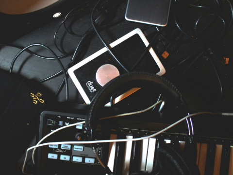 Lorde, ΛΕΞ, Arctic Monkeys: Τα coming of age μουσικά άλμπουμ της Gen Z