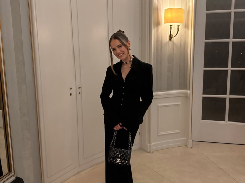 Το βελούδινο φόρεμα από τα Zara, με παγιέτες που θα σου χαρίσει old Hollywood vibes στο πρωτοχρονιάτικο ρεβεγιόν