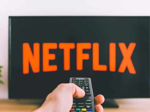 Θα δούμε Friends και Harry Potter στο Netflix, μετά την εξαγορά της Warner Bros;