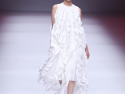 Η Pantone αποκάλυψε το χρώμα του 2026 - Μια απόχρωση που επαναπροσδιορίζει τη διακριτική κομψότητα και την καθαρότητα 