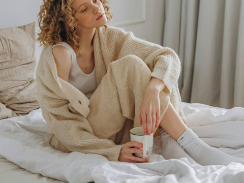 Πώς η έλλειψη ύπνου στις γιορτές διαταράσσει τη σταθερότητα του σακχάρου