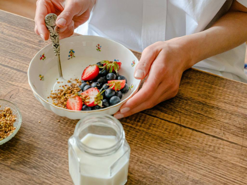 Πλήρες γάλα vs γάλα 2%: Ποιο είναι καλύτερο για τα οστά σου;