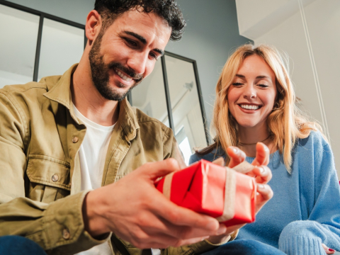 Σου βρήκαμε τα πιο fashion Χριστουγεννιάτικα δώρα για φίλους και συγγενείς που αγαπούν την τεχνολογία