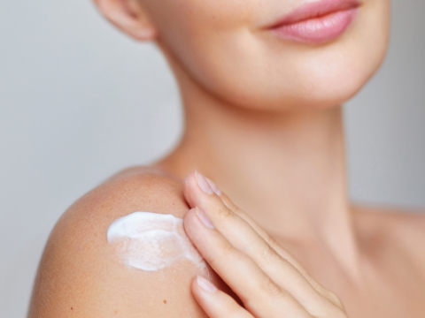 Ενυδάτωση επιδερμίδας: Η καθημερινή πολυτέλεια που χρειάζεται το σώμα σας