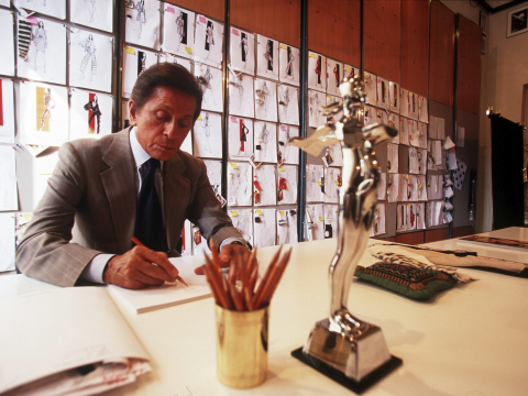 Πέθανε ο εμβληματικός σχεδιαστής μόδας, Βαλεντίνο