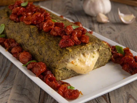 Ρολό μελιτζάνας με λιωμένο τυρί: Η απολαυστική χορτοφαγική εναλλακτική στο κρέας