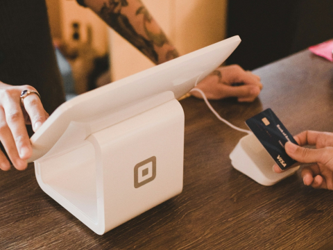 Εκπτώσεις: Πώς να κάνετε ηλεκτρονικές αγορές χωρίς να πέσετε θύματα απάτης