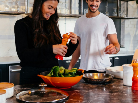 8 καρυκεύματα που μπορείς να χρησιμοποιείς όταν θέλεις να μειώσεις το νάτριο
